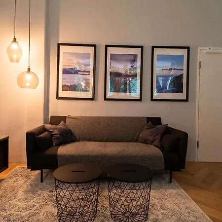 In Historischer Mit Parkplatz *