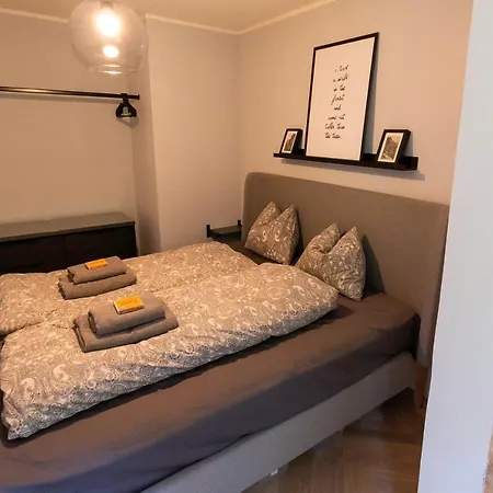 Διαμέρισμα In Historischer Mit Parkplatz *