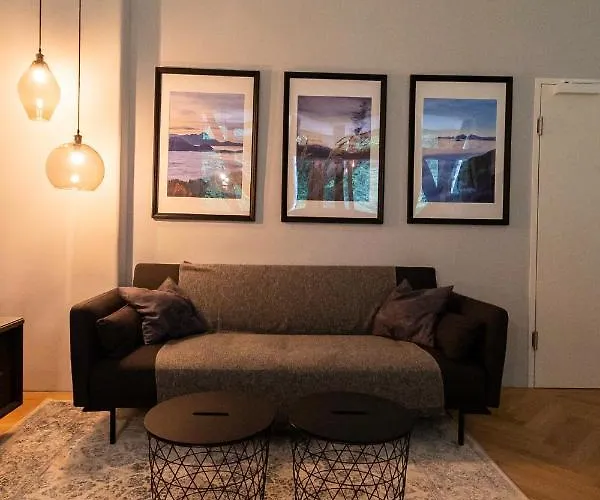 In Historischer Mit Parkplatz *